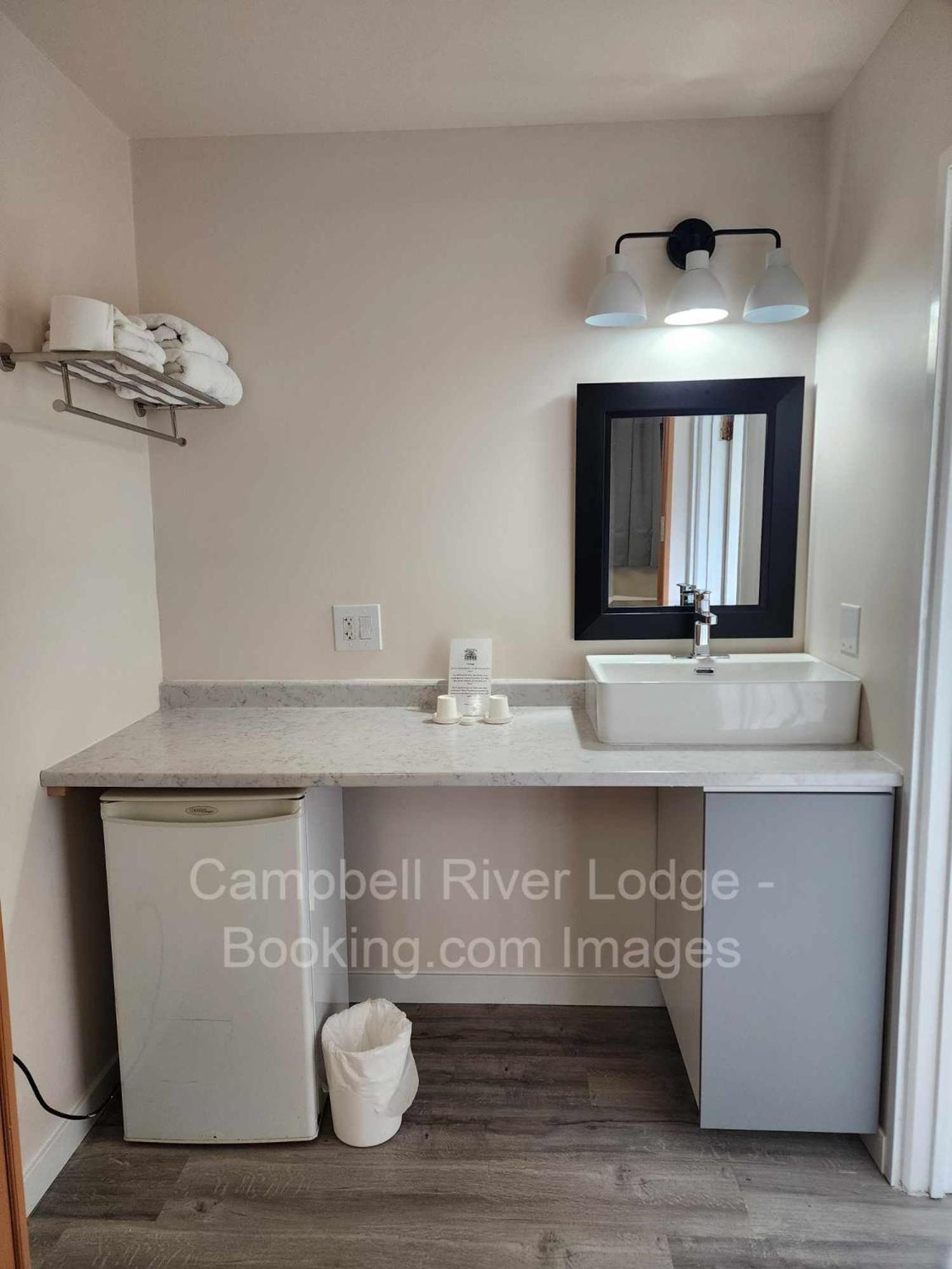 Campbell River Lodge Екстер'єр фото
