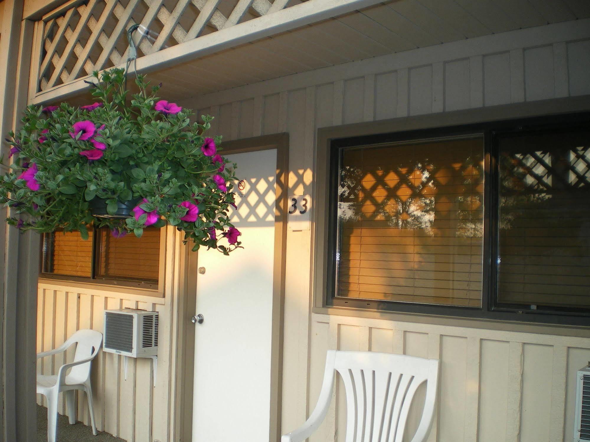 Campbell River Lodge Екстер'єр фото