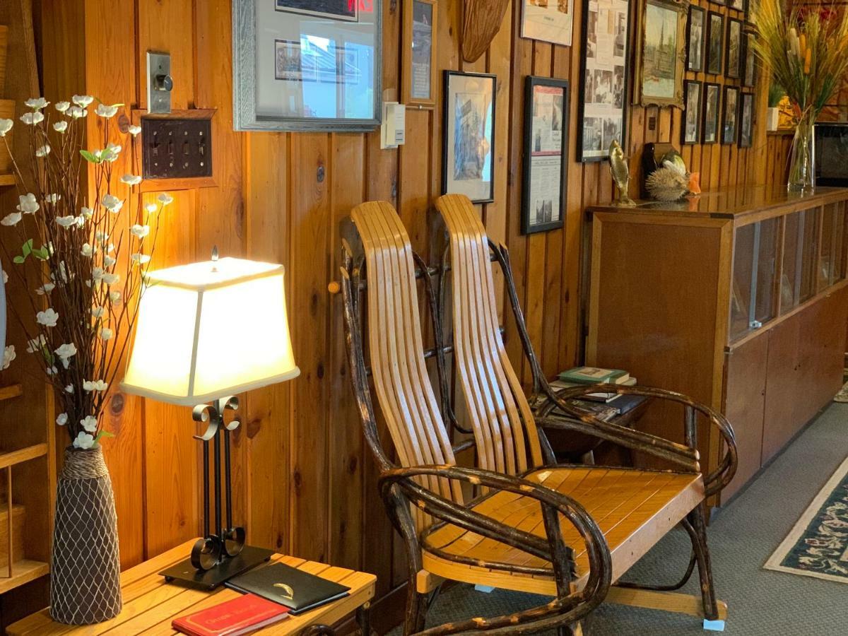 Campbell River Lodge Екстер'єр фото